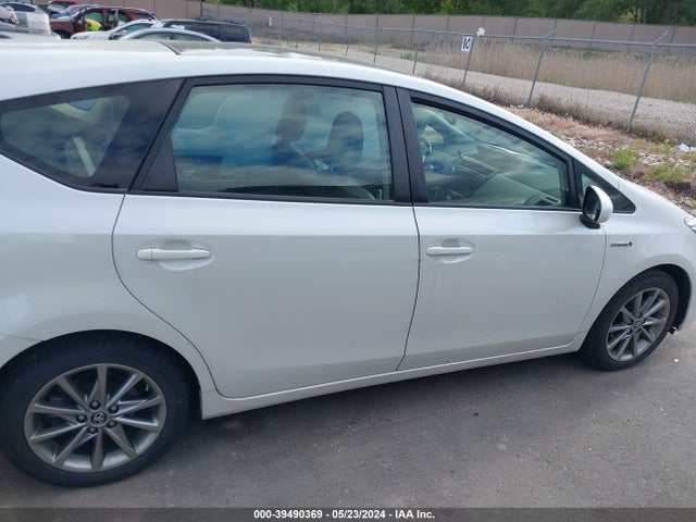 Toyota Prius V Five 2017 JTDZN3EU9HJ057535 Image 13
