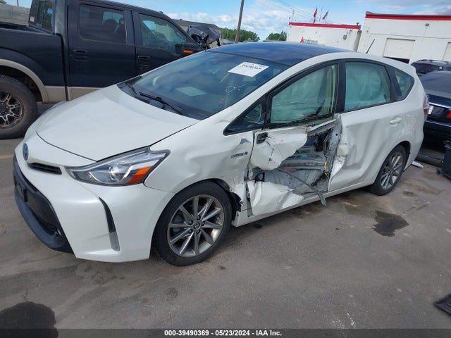 Toyota Prius V Five 2017 JTDZN3EU9HJ057535 Image 2