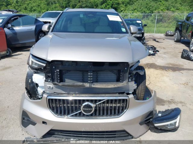 YV4L12UE1P2049974 Volvo Xc40 B5 Plus Bright Theme