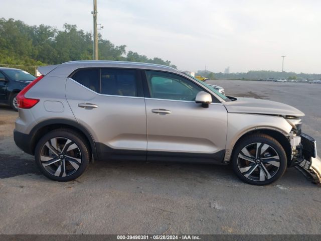YV4L12UE1P2049974 Volvo Xc40 B5 Plus Bright Theme