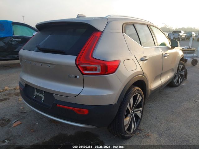 YV4L12UE1P2049974 Volvo Xc40 B5 Plus Bright Theme