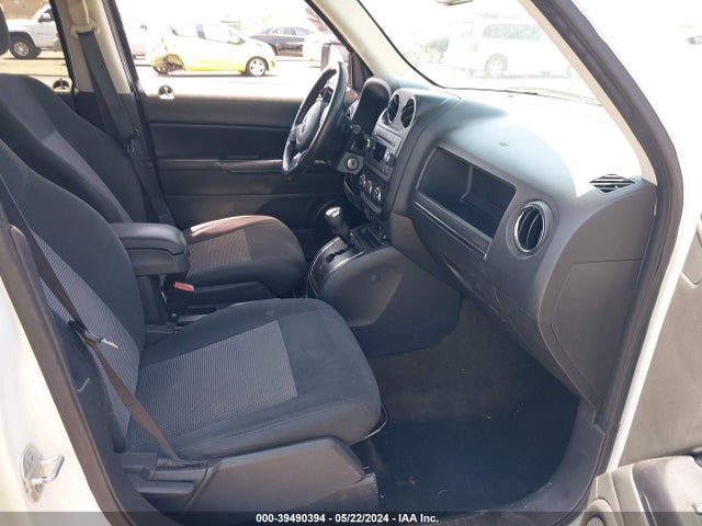 Jeep Patriot Latitude 2016 1C4NJPFA7GD612906 Image 5