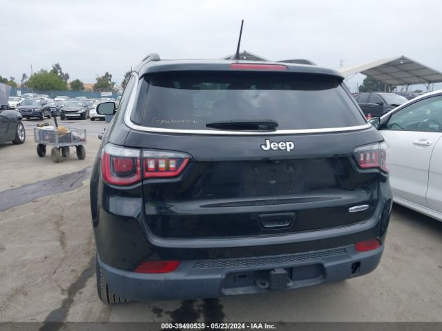 3C4NJCBBXJT228739 Jeep Compass Latitude Fwd