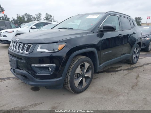 3C4NJCBBXJT228739 Jeep Compass Latitude Fwd