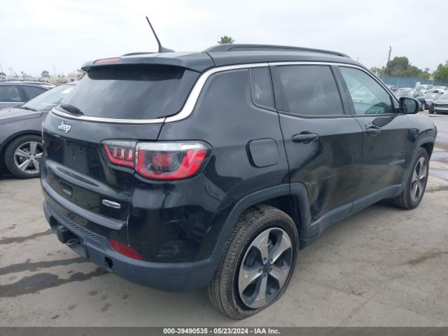3C4NJCBBXJT228739 Jeep Compass Latitude Fwd