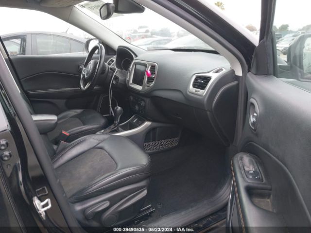3C4NJCBBXJT228739 Jeep Compass Latitude Fwd