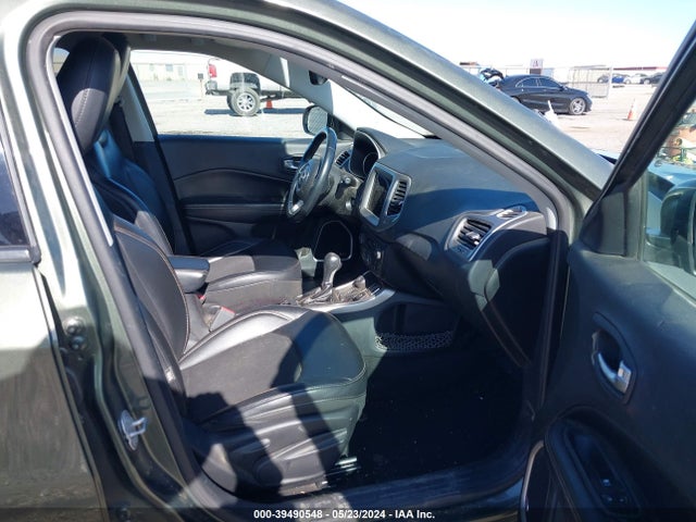 3C4NJDBBXJT104038 Jeep Compass Latitude 4x4
