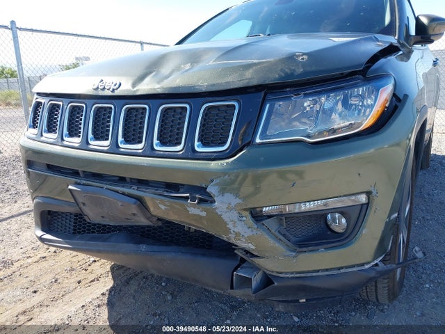 3C4NJDBBXJT104038 Jeep Compass Latitude 4x4