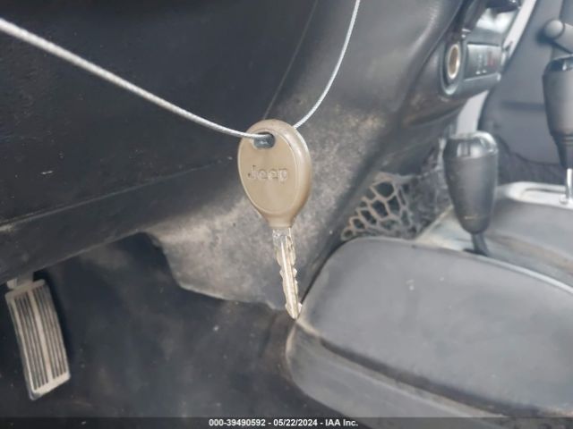 1C4BJWDG7EL102479 Jeep Wrangler Unlimited Sport