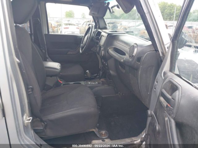 1C4BJWDG7EL102479 Jeep Wrangler Unlimited Sport