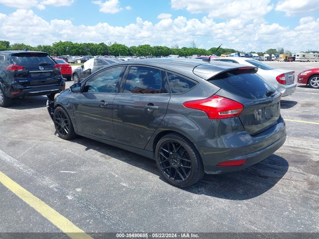 Ford FOCUS SE 2016 1FADP3K27GL348163 Image 3