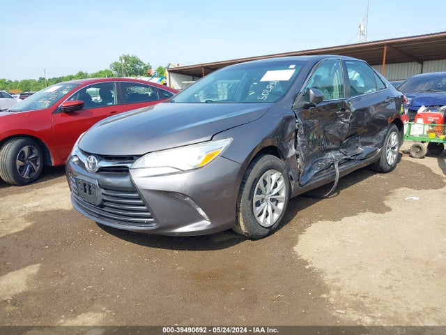 Toyota CAMRY LE 2015 4T4BF1FK7FR502836 Image 2