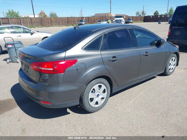 Ford FOCUS S 2017 1FADP3E25HL284413 Image 4