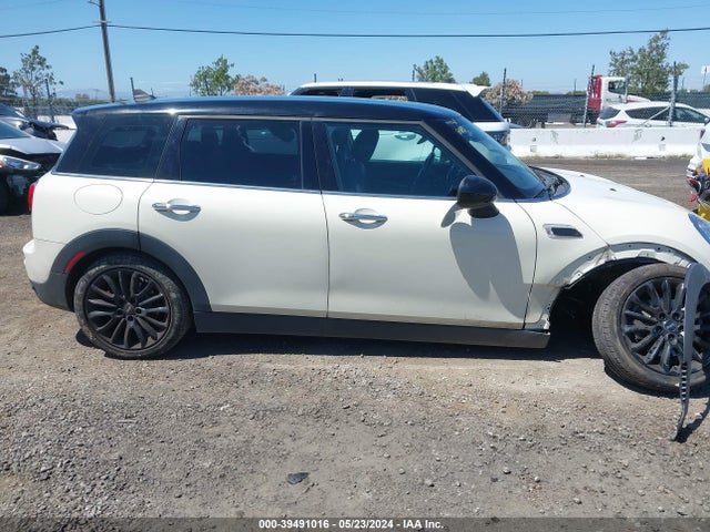 Mini Clubman Cooper 2019 WMWLN5C59K2E35027 Image 13