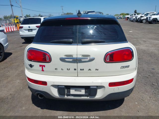 Mini Clubman Cooper 2019 WMWLN5C59K2E35027 Image 16