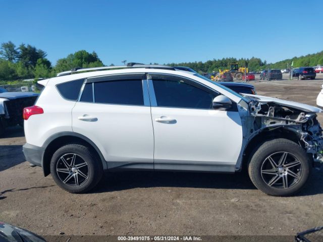 2T3RFREV8EW138287 Toyota Rav4 Xle