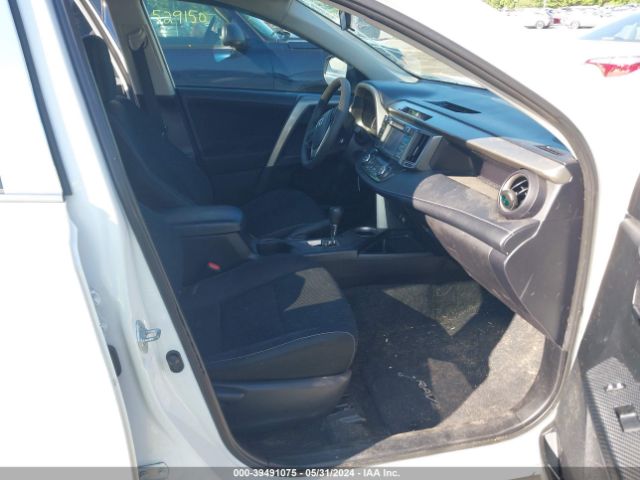 2T3RFREV8EW138287 Toyota Rav4 Xle