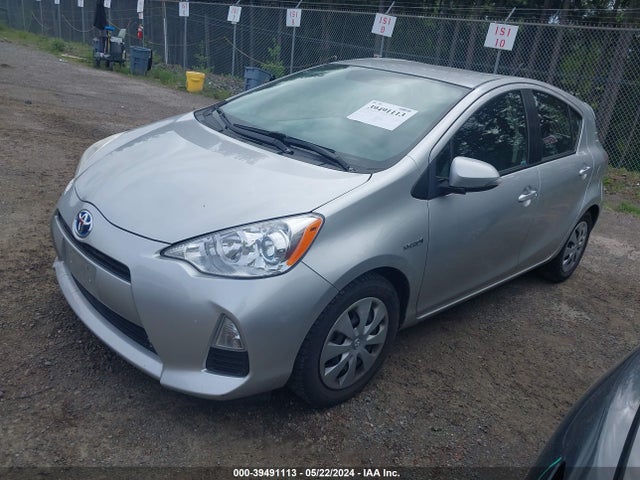 Toyota Prius C Three 2014 JTDKDTB39E1557710 Image 2