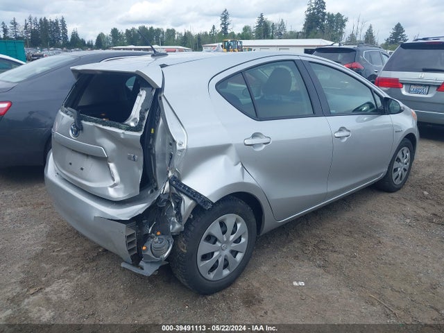 Toyota Prius C Three 2014 JTDKDTB39E1557710 Image 4