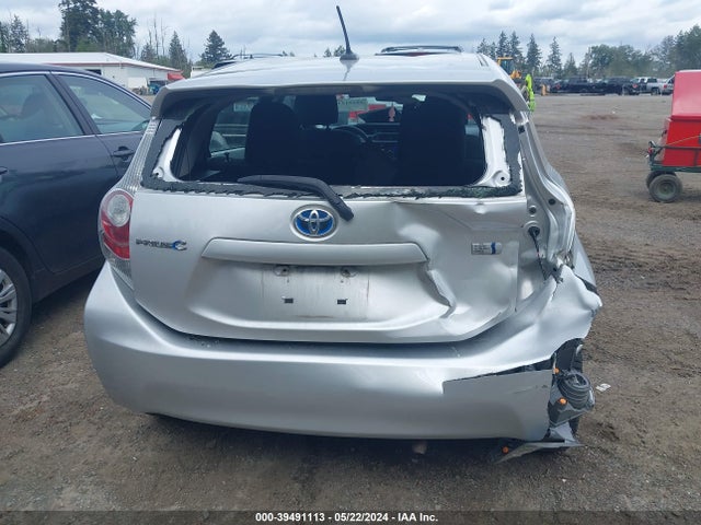 Toyota Prius C Three 2014 JTDKDTB39E1557710 Image 6