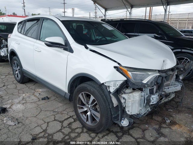 Toyota Rav4 Xle 2018 2T3WFREV4JW463483 main image
