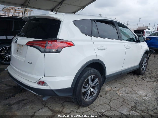 Toyota Rav4 Xle 2018 2T3WFREV4JW463483 Image 4