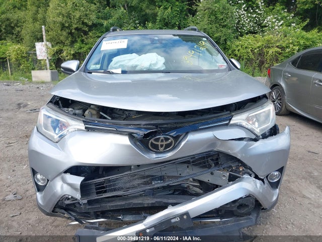 Toyota Rav4 Xle 2018 JTMRFREV8JJ251827 Image 12