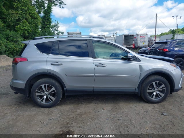 Toyota Rav4 Xle 2018 JTMRFREV8JJ251827 Image 13