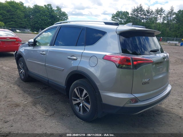 Toyota Rav4 Xle 2018 JTMRFREV8JJ251827 Image 3
