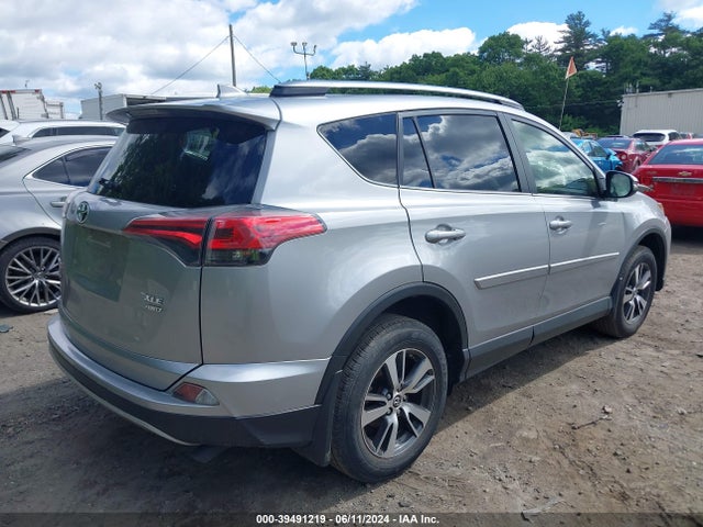 Toyota Rav4 Xle 2018 JTMRFREV8JJ251827 Image 4