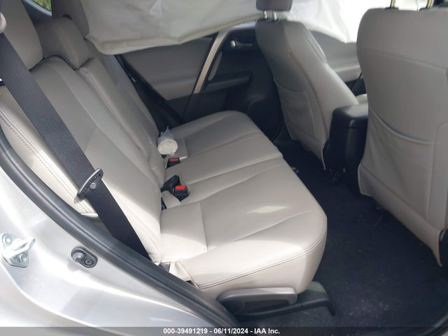 Toyota Rav4 Xle 2018 JTMRFREV8JJ251827 Image 8
