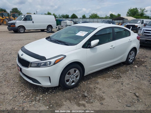 KIA FORTE LX 2017 3KPFK4A70HE077350 Image 2