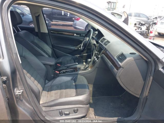1VWCS7A36FC053704 Volkswagen Passat 1.8t Sel Premium