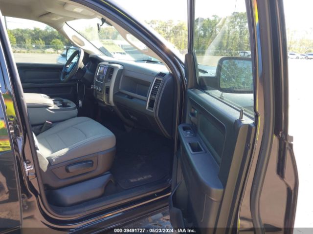 1C6RR7FT8HS554322 RAM 1500 Tradesman Quad Cab 4x4 6'4 Box