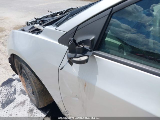 1G1PA5SG1E7139189 Chevrolet Cruze Ls Auto
