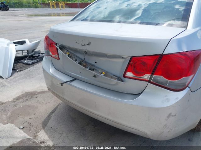 1G1PA5SG1E7139189 Chevrolet Cruze Ls Auto