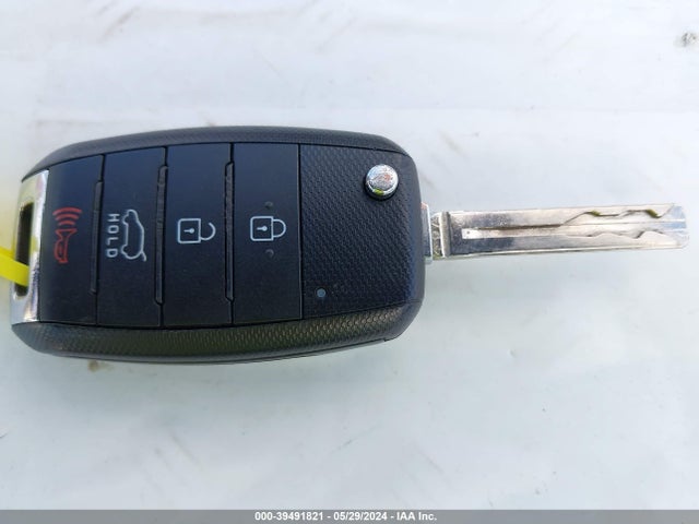 KIA Soul 2016 KNDJN2A21G7262127 Image 11