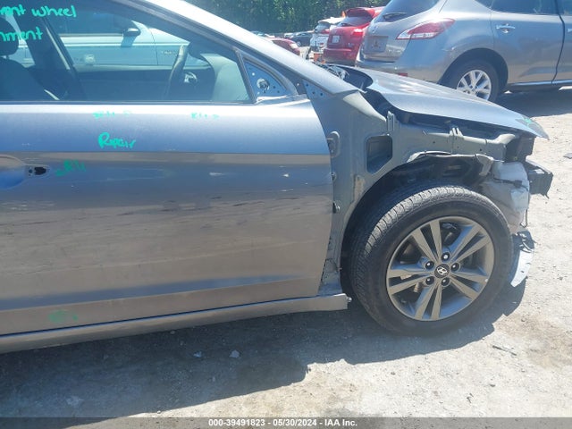 Hyundai ELANTRA SEL 2018 5NPD84LF0JH254801 Image 19