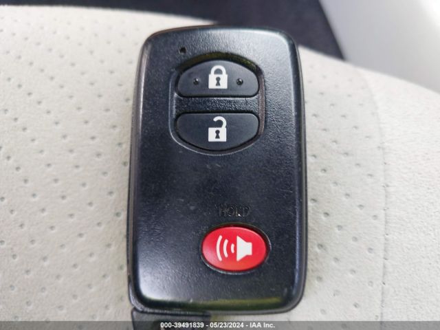 JTDKN3DU1F1882212 Toyota Prius Two