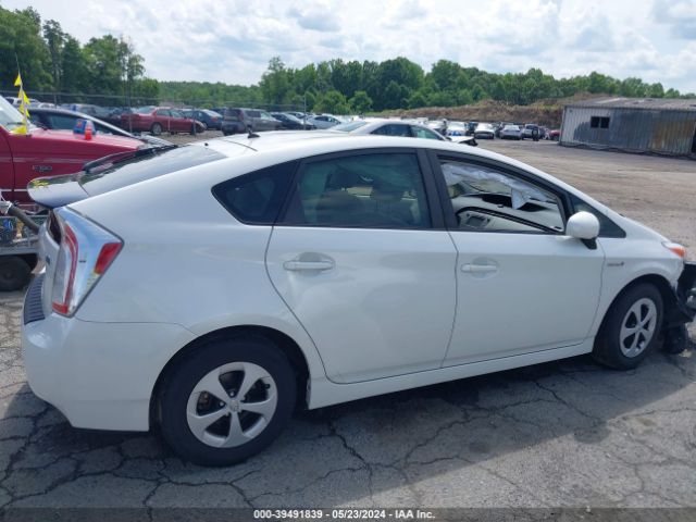 JTDKN3DU1F1882212 Toyota Prius Two