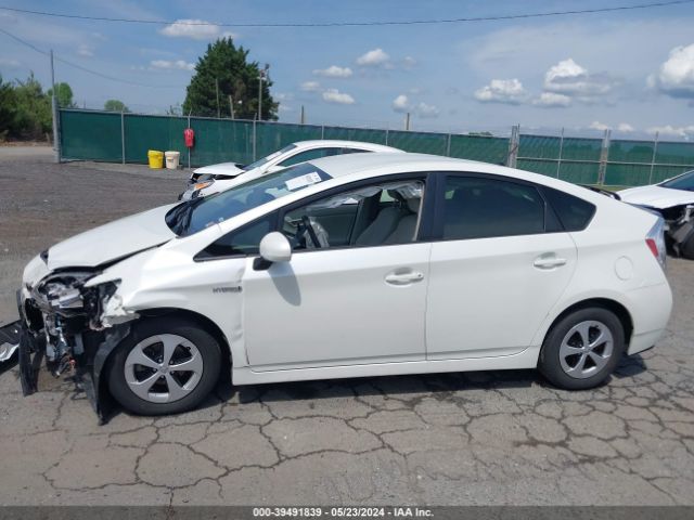 JTDKN3DU1F1882212 Toyota Prius Two