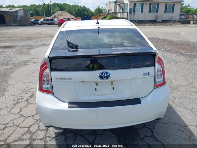 JTDKN3DU1F1882212 Toyota Prius Two