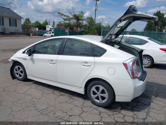 JTDKN3DU1F1882212 Toyota Prius Two