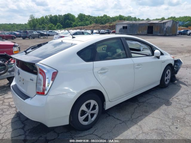 JTDKN3DU1F1882212 Toyota Prius Two