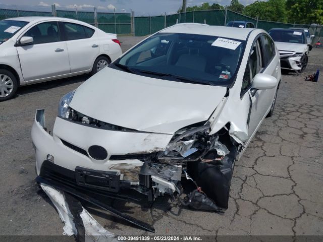 JTDKN3DU1F1882212 Toyota Prius Two