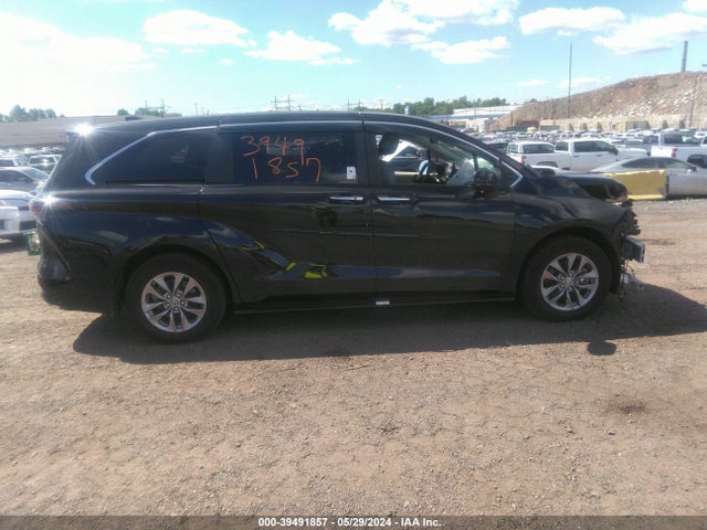 Toyota SIENNA XLE 2023 5TDYRKECXPS152172 Image 13
