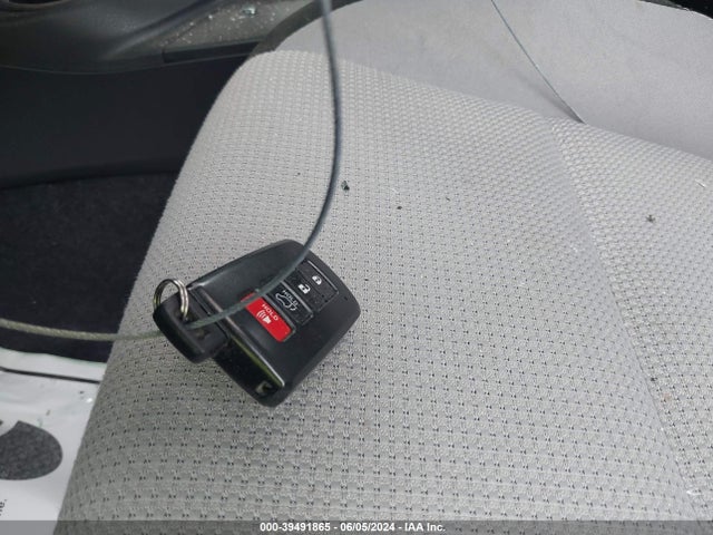 Toyota Rav4 Xle 2018 JTMRFREV1JD233300 Image 11