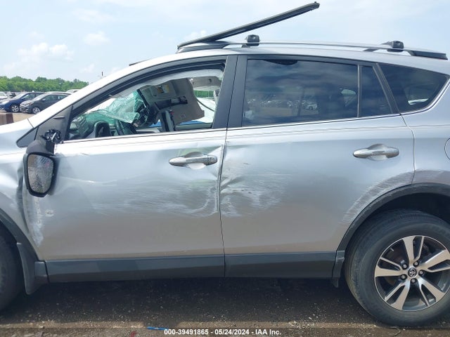 Toyota Rav4 Xle 2018 JTMRFREV1JD233300 Image 15
