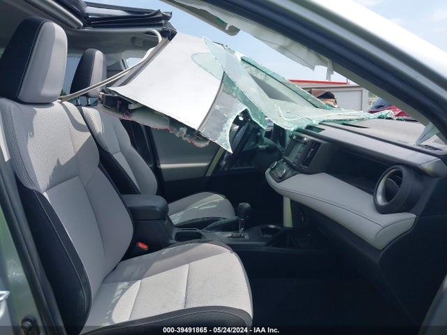 Toyota Rav4 Xle 2018 JTMRFREV1JD233300 Image 5