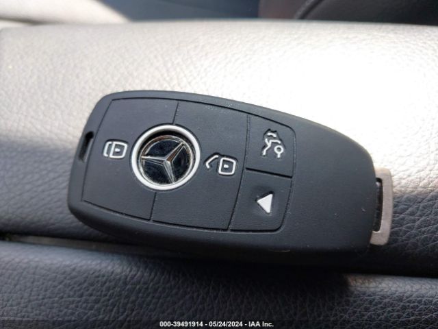 WDDZF4JB9HA010390 Mercedes-Benz E 300